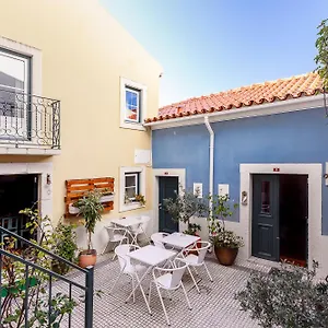 pateo-santo-estevao-self-catering-apartments.hotels-lisbon-portugal.com/