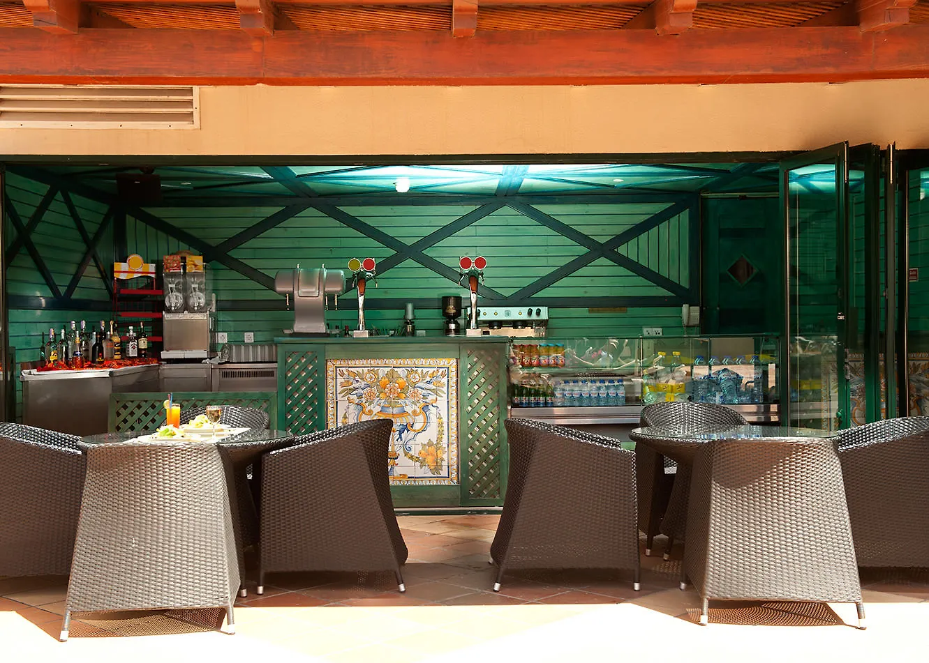 Holiday Inn Algarve Albufeira By Ihg 4*,